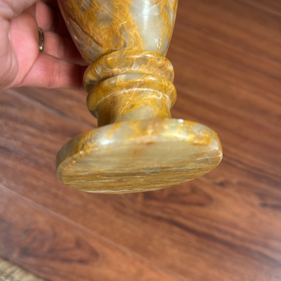 Vintage Carved Marbled
Onyx Stone Flower Vase - Picture 15 of 16